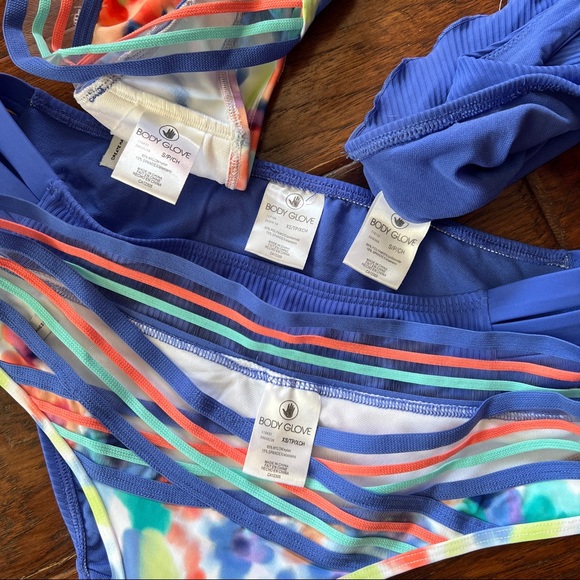 2 Body Glove Bikinis Mix & Match - Picture 3 of 5
